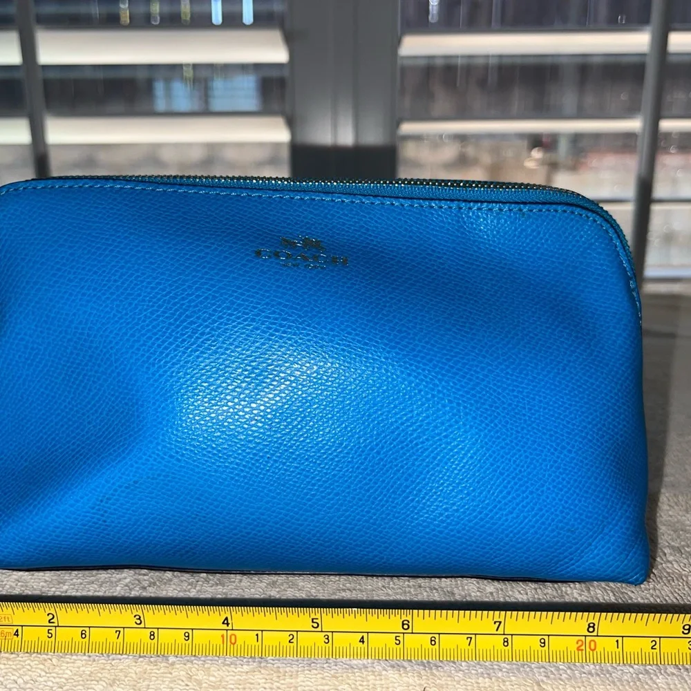 Coach Cosmetic Case 22 - A1680-F53387 - Picture 3 of 11